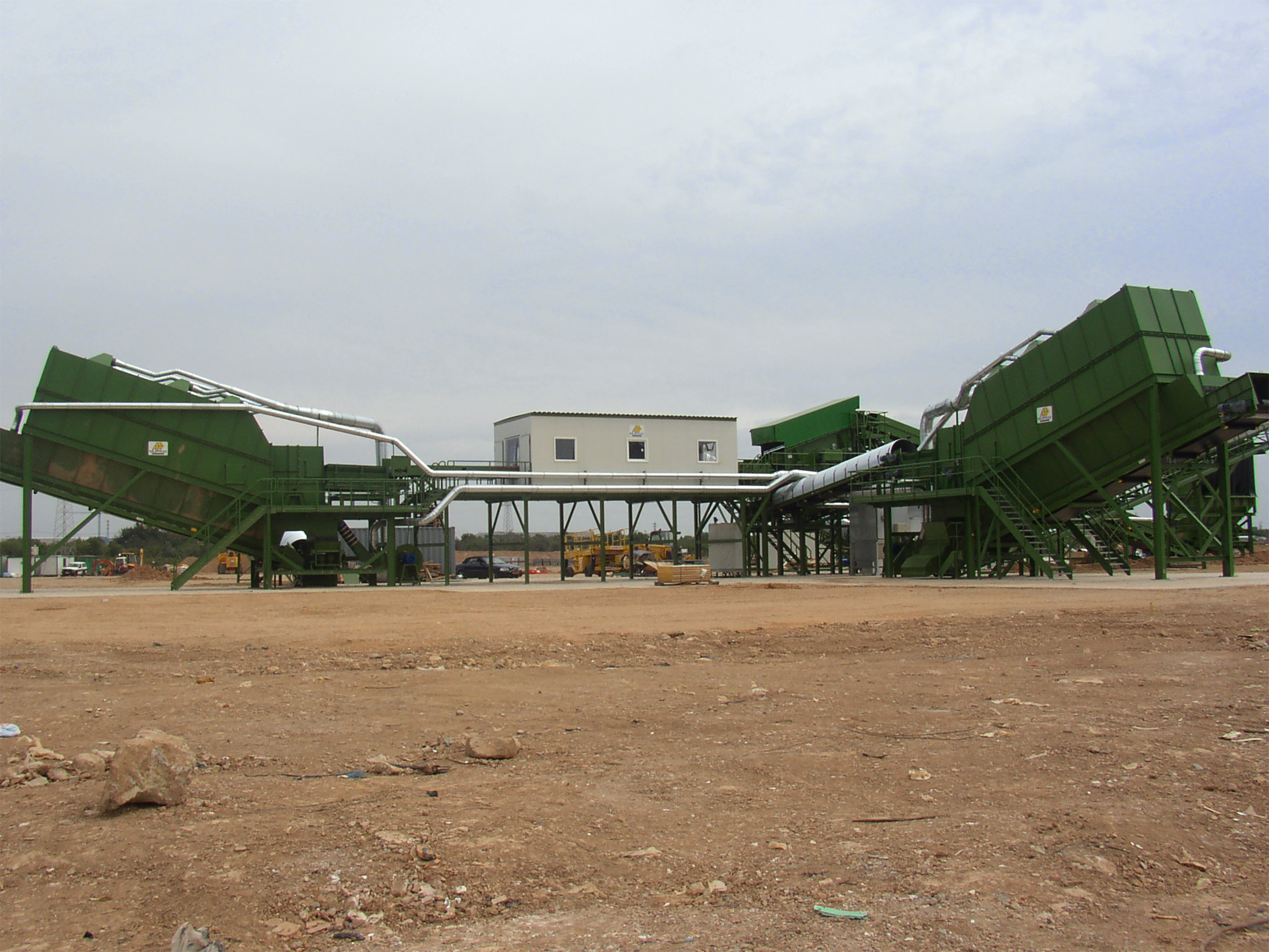 Construction and demolition waste recycling plant