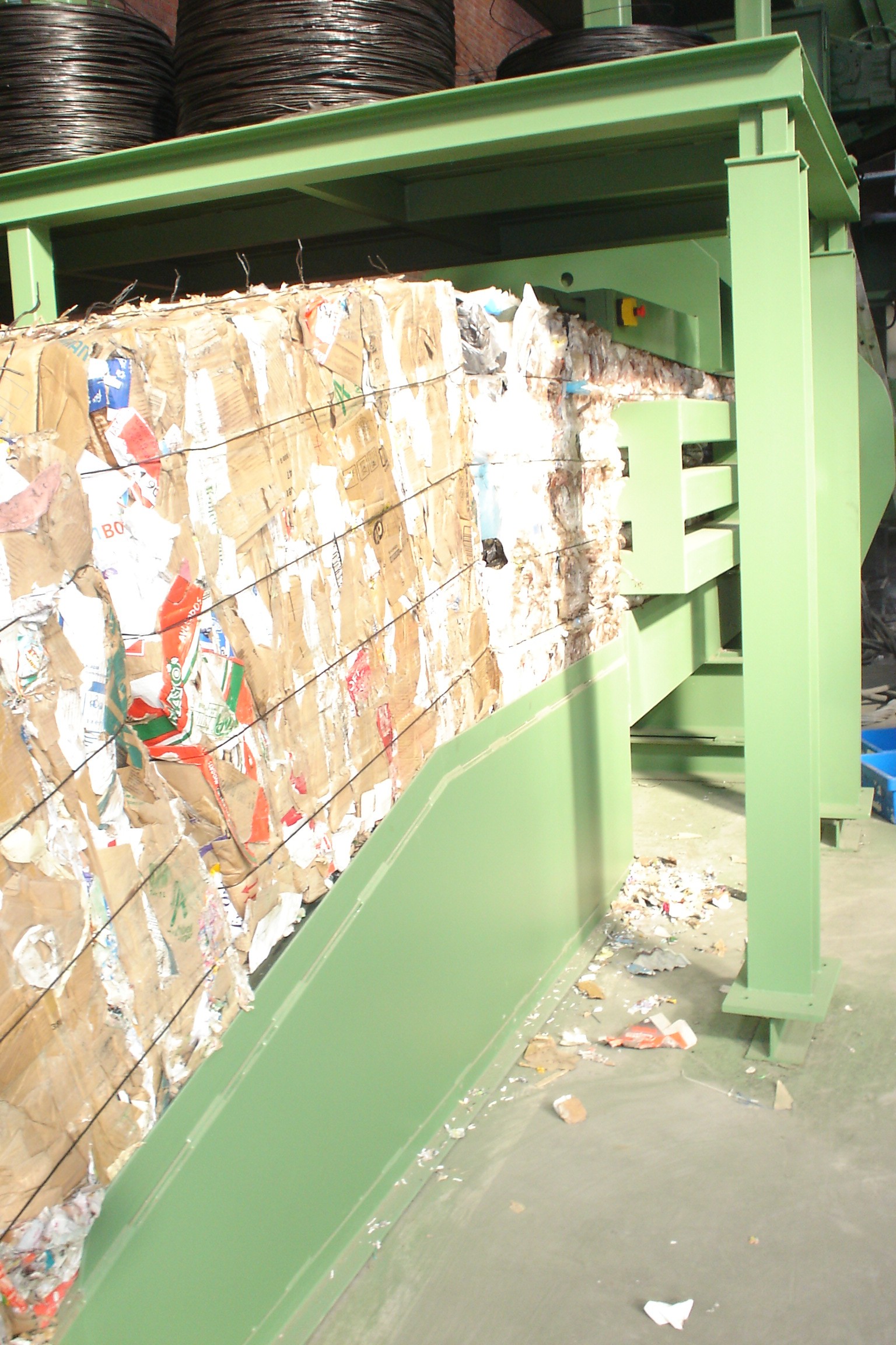 paper and cardboard recycling equipment