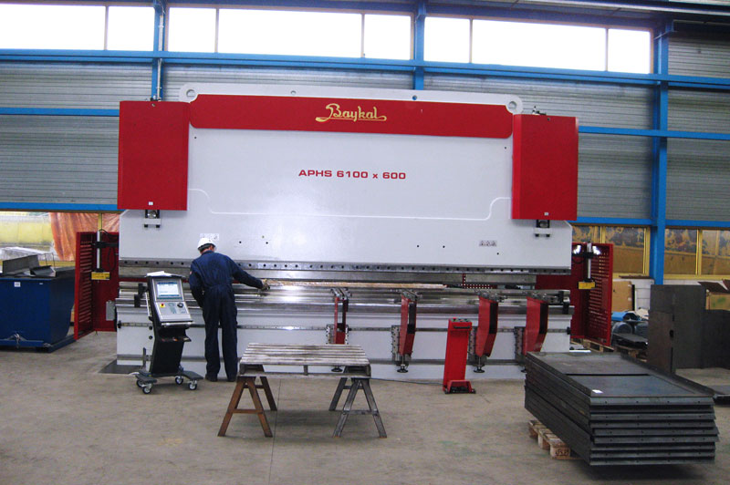 Bending and cutting service